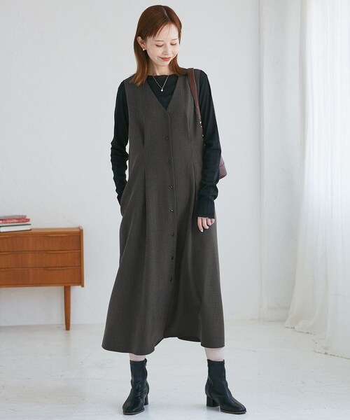 ROPE' PICNIC（ロペピクニック）の「ウエストタックジャンパースカート（ジャンパースカート・レディース・ブラック系/グレー/ライトグレー/ベージュ系/ネイビー・F）」の2枚目の写真