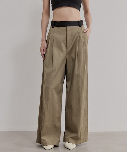 ADAM ET ROPE'（アダムエロペ）の「【EMOELLE】バイカラードレスパンツ（その他パンツ・レディース・ブラック/キナリ/ブルー系/オフホワイト/ブラウン/キャメル系/ベージュ系/グリーン系/ブラック系/カーキ系/ピンク系・34/36/38）」の10枚目の写真