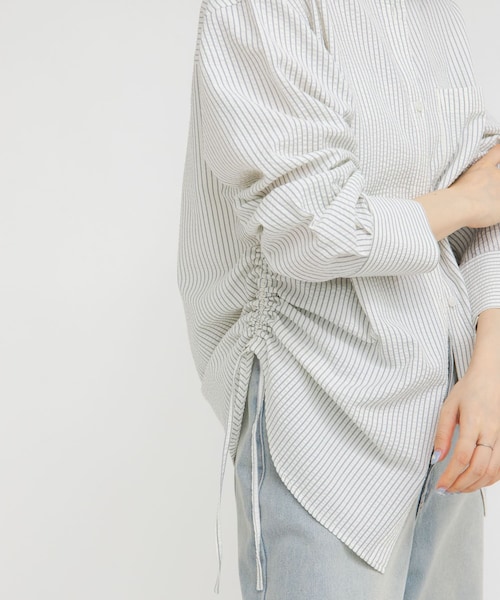 KBF(ケイビーエフ)の「サイドドロストサッカーシャツ(シャツ/ブラウス・レディース・IVO×BLUE/BEIGE×BLK/BLUE×OFF・One)」の1枚目の写真