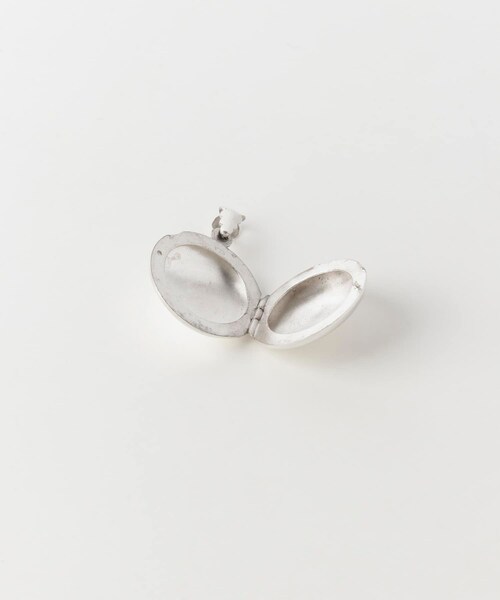 URBAN RESEARCH（アーバンリサーチ）の「decor『デコール』　Round Locket pendant（チャーム・レディース・SILVER・-）」の4枚目の写真