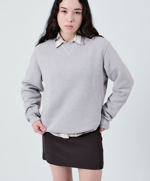 ADAM ET ROPE'（アダムエロペ）の「【RUSSELL ATHLETIC for M TO R】DYED EMBRO SWEATSHIRTS UNISEX（スウェット・レディース・ライトグレー/ネイビー/レッド/ピンク・L/M/S/XL）」の5枚目の写真