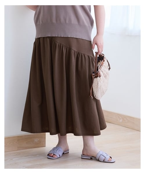 nissen（ニッセン）の「＜大きいサイズ＞美ラクRUタッチ下半身をすっきりカバーできる大人のデザインスカート（接触冷感・UVカット）（スカート・レディース・黒/チョコレートブラウン/ジャスパーグリーン・LL/3L/4L/5L/6L/8L/10L）」の5枚目の写真