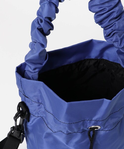 URBAN RESEARCH Sonny Label（アーバンリサーチサニーレーベル）の「DRIFTER　ギャザーハンドルポーチバッグ（その他雑貨・レディース・BLACK/BLUE・one）」の15枚目の写真