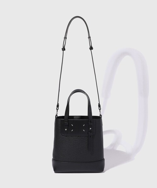 ADAM ET ROPE'(アダムエロペ)の「【Maison Margiela/メゾン マルジェラ】SHOPPING VERTICAL MINI(ショルダーバッグ・メンズ・ブラック・F)」の9枚目の写真