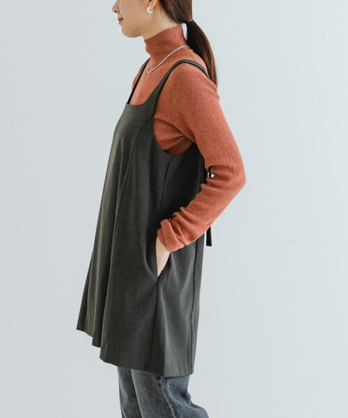 URBAN RESEARCH（アーバンリサーチ）の「スクエアネックミニジャンパーワンピース（ワンピース・レディース・BLACK/CHARCOAL・FREE）」の17枚目の写真