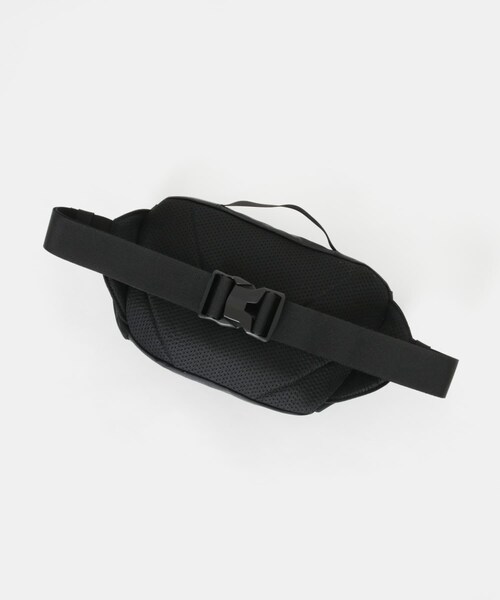 URBAN RESEARCH（アーバンリサーチ）の「SALOMON　ACS WAIST PACK 3（ボディバッグ/ウエストポーチ・メンズ・BLACK・FREE）」の4枚目の写真