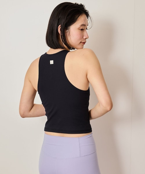 NERGY(ナージー)の「【VUORI】Pose Plyo Tankポーズプライオタンクトップ(タンクトップ・レディース・ブラック/ダークブラウン・S)」の1枚目の写真