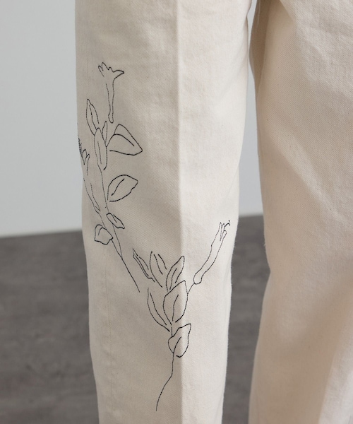 ADAM ET ROPE'（アダムエロペ）の「【J'aDoRe・一部店舗限定】【TANAKA（タナカ）】THE JEAN TROUSERS（デニムパンツ・レディース・ホワイト系・25/26/27/28）」の19枚目の写真