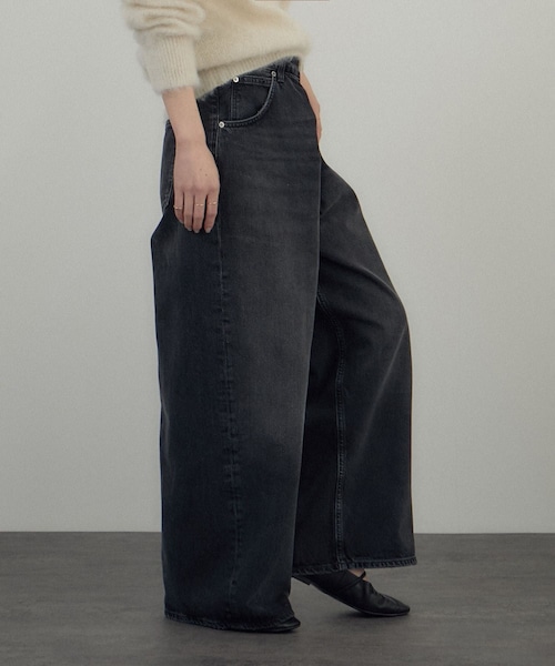 ADAM ET ROPE'（アダムエロペ）の「【AGOLDE（エーゴールドイー）】VANA PETITE JEAN 28.5（デニムパンツ・レディース・ブラック系/ブルー系・25/26/27/28）」の21枚目の写真