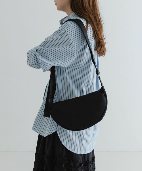 URBAN RESEARCH Sonny Label（アーバンリサーチサニーレーベル）の「VIOLAd’ORO　BIANCA V-2247（ショルダーバッグ・レディース・black/taupe・one）」の4枚目の写真