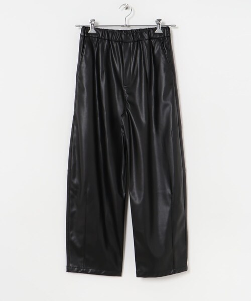 URBAN RESEARCH(アーバンリサーチ)の「レザーライクコクーンパンツ(その他パンツ・レディース・BLACK/BEIGE・FREE)」の11枚目の写真