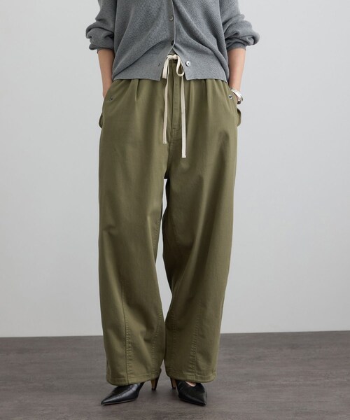 ADAM ET ROPE'（アダムエロペ）の「【WEB限定】ブロークンツイルミリタリータックカーゴパンツ（カーゴパンツ・レディース・オフホワイト/キャメル/カーキ・F）」の10枚目の写真