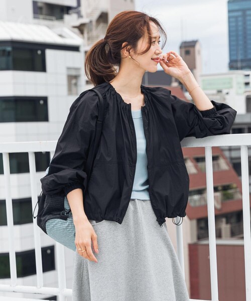 URBAN RESEARCH DOORS(アーバンリサーチドアーズ)の「『UR TECH』ポケッタブル撥水ノーカラーブルゾン(ブルゾン・レディース・OFF/BLACK・Free)」の22枚目の写真