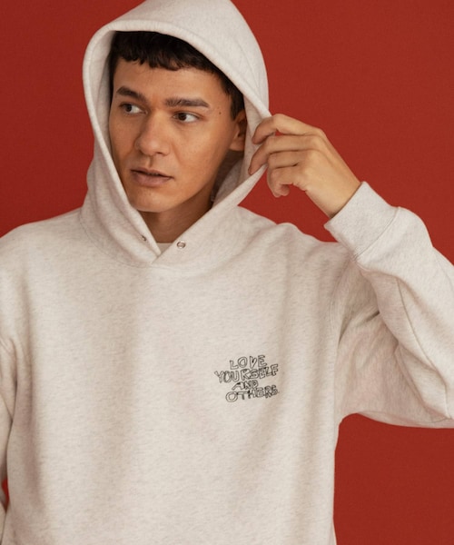 URBAN RESEARCH Sonny Label（アーバンリサーチサニーレーベル）の「オガワナツミ コラボスウェットフーディー（パーカー・メンズ・グレー/ブラウン/ブラック・M/L）」の2枚目の写真