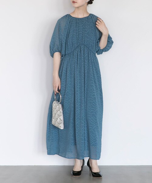 URBAN RESEARCH ROSSO（アーバンリサーチロッソ）の「ジャガードギャザーパフドレス（ワンピース・レディース・BLUE/NAVY・FREE）」の22枚目の写真