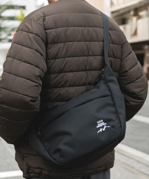URBAN RESEARCH DOORS（アーバンリサーチドアーズ）の「URD SHOULDER BAG（ショルダーバッグ・メンズ・BLACK/SAGE GRAY・-）」の5枚目の写真