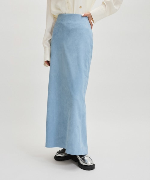 ADAM ET ROPE'(アダムエロペ)の「シンセティックスエードペンシルマキシスカート(スカート・レディース・ダークブラウン系/サックス/ブラック・36/38)」の6枚目の写真