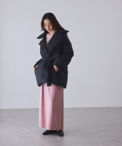 ADAM ET ROPE'（アダムエロペ）の「ベロア BOTANICAL DYED DRESS（ワンピース・レディース・オリーブ/ネイビー/ピンク・1/2）」の17枚目の写真