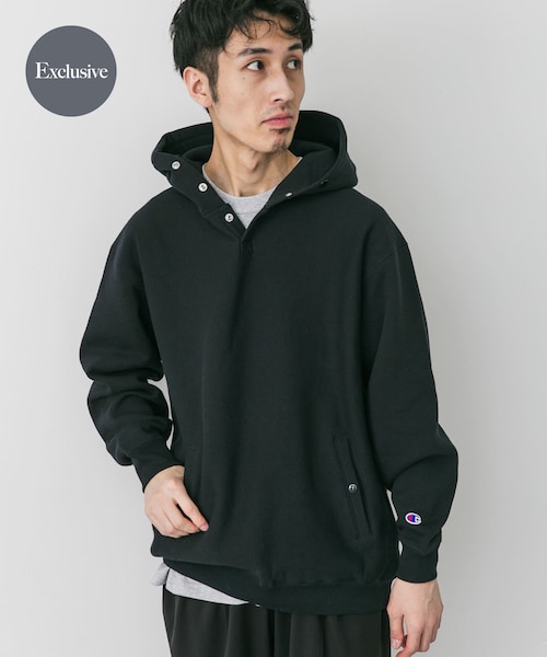 URBAN RESEARCH DOORS（アーバンリサーチドアーズ）の「『別注』Champion×DOORS　RW HALF SNAP PARKA（パーカー・メンズ・シルバーグレー/オフブラック/ブラック/ルビーレッド/ダークネイビー/ブルーグレー/ダークグリーン/クリームイエロー/オートミール/ワイン・M/L/XL）」の2枚目の写真