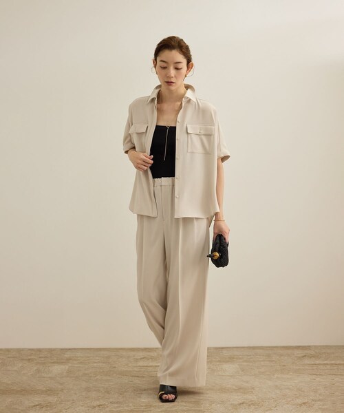 ROPE'（ロペ）の「【洗える・カセット服】バックサテン ドルマンブラウス/お仕事・通勤・セットアップ対応（シャツ/ブラウス・レディース・ベージュ/ネイビー/ネイビー系・36/38）」の20枚目の写真