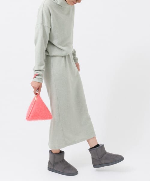 RODE SKO（ロデスコ）の「LILY トライアングルフェイクファーバッグ（クラッチバッグ・レディース・PINK/BLACK・-）」の10枚目の写真