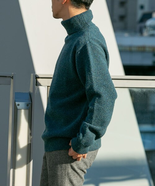 URBAN RESEARCH ROSSO（アーバンリサーチロッソ）の「ブークレストレッチタートルニット（ニット/セーター・メンズ・GREIGE/GRAY/KHAKI/BLACK/BLUE・S/M/L/XL）」の20枚目の写真