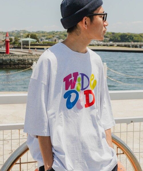 URBAN RESEARCH（アーバンリサーチ）の「Wide Dad　GRAPHIC T-SHIRTS WITH HATCH（Tシャツ/カットソー・メンズ・ASH GRAY/LIMEGREEN/NAVY・1/2）」の13枚目の写真