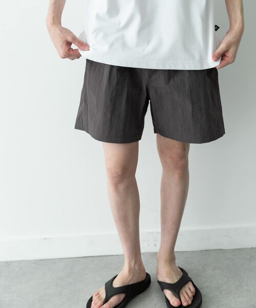 URBAN RESEARCH Sonny Label（アーバンリサーチサニーレーベル）の「ナイロンイージーバギーショートパンツ（その他パンツ・メンズ・ブラック/グレー/ネイビー・M/L）」の19枚目の写真