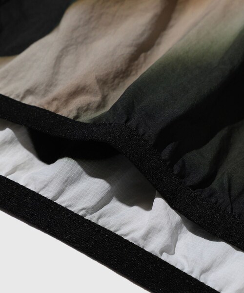 ADAM ET ROPE'（アダムエロペ）の「【BAL/バル】LIGHT WEIGHT WIND SHELL JACKET（ブルゾン・メンズ・チャコール/サックス/その他・1/2）」の16枚目の写真