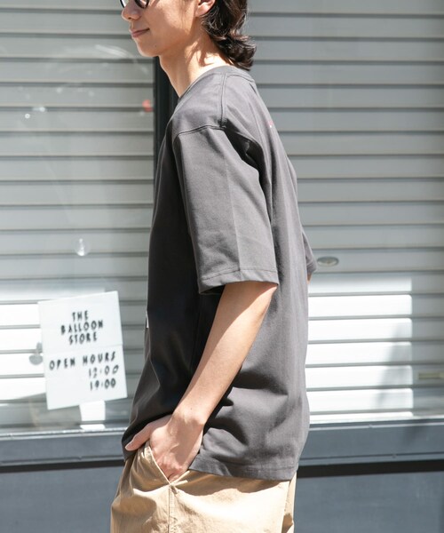URBAN RESEARCH DOORS(アーバンリサーチドアーズ)の「FORK&SPOON Norman Rockwell Short-SleeveT-shirts(Tシャツ/カットソー・メンズ・OFF/CHARCOAL・4/5)」の21枚目の写真