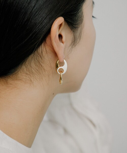 URBAN RESEARCH(アーバンリサーチ)の「MARIA BLACK Ballroom Earring(ピアス(両耳用)・レディース・RIGHT・-)」の4枚目の写真