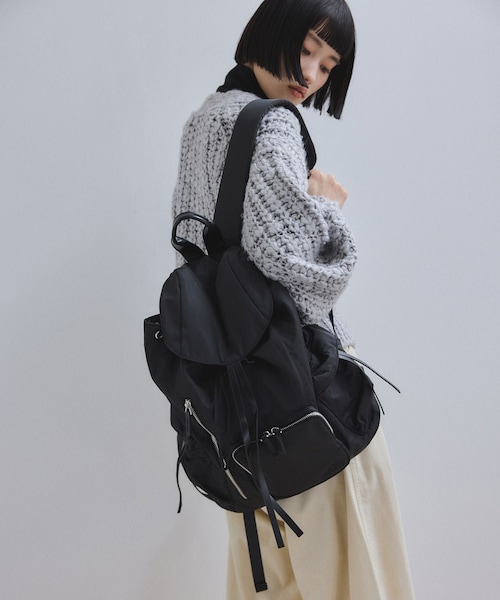 ADAM ET ROPE'(アダムエロペ)の「【WEB限定】フラップポケットリュックサック(バックパック/リュック・レディース・ブラック・F)」の2枚目の写真