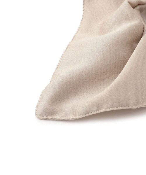 ROPE' PICNIC(ロペピクニック)の「チャーム付きサテンボリュームスクエアシュシュ(ヘアゴム・レディース・ブラック/キャメル系/ベージュ・F)」の14枚目の写真