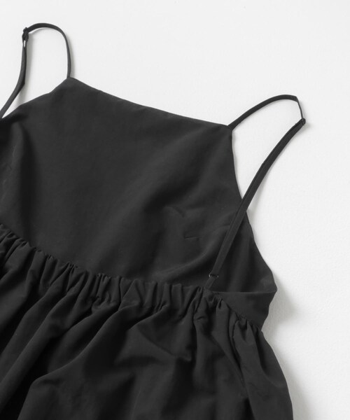THE GOODLAND MARKET(ザグッドランドマーケット)の「『別注』MIDIUMISOLID×TGM RE-Volume camisole one-piece(ワンピース・レディース・GRAY/GREIGE/BLACK・one)」の14枚目の写真