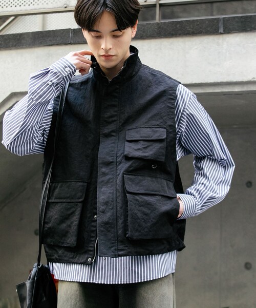 SENSE OF PLACE by URBAN RESEARCH(センスオブプレイスバイアーバンリサーチ)の「マルチポケットトラックベスト(テーラードジャケット・メンズ・BLACK/BLUE・M/L)」の8枚目の写真