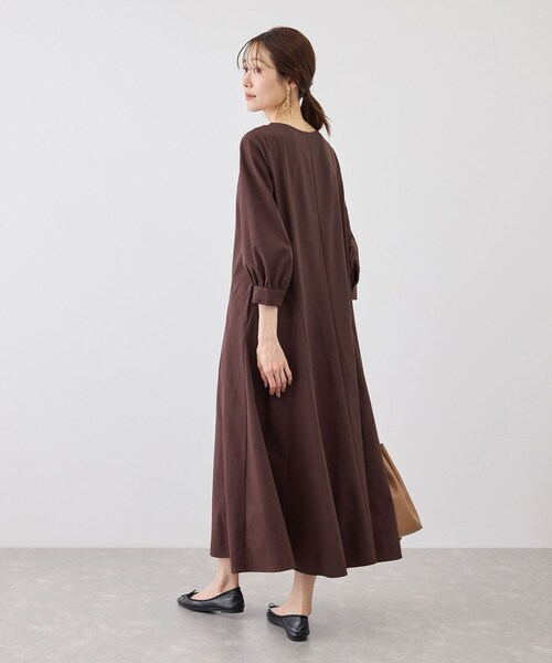 ROPE' PICNIC（ロペピクニック）の「7分袖リラックスワンピース（ワンピース・レディース・ブラック/ダークブラウン/ベージュ/ブルー・F）」の18枚目の写真