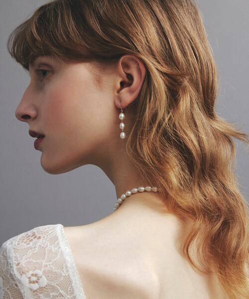 ROPE'(ロペ)の「【WEB限定】【les bonbon (ル ボンボン)】cocoon pearl hook pierce WH(ピアス(両耳用)・レディース・ホワイト・F)」の8枚目の写真