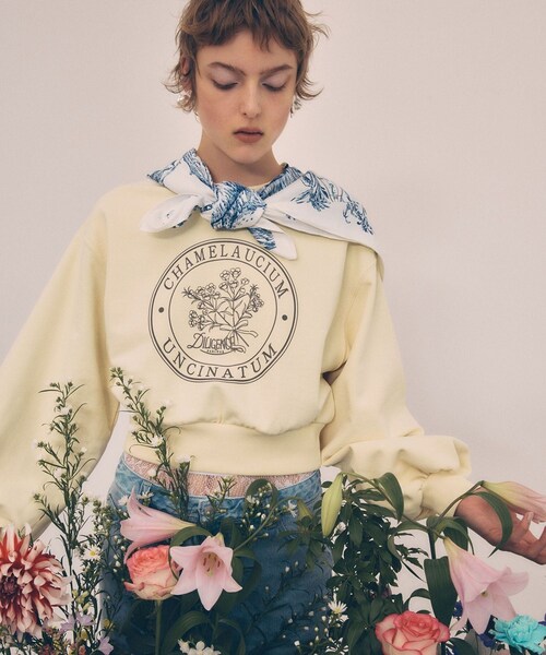VIS（ビス）の「【DILIGENCE PARLOUR】VIS別注モデルフラワーロゴスウェット【セットアップ対応】（スウェット・レディース・ネイビー/ブルー系/イエロー・F）」の10枚目の写真