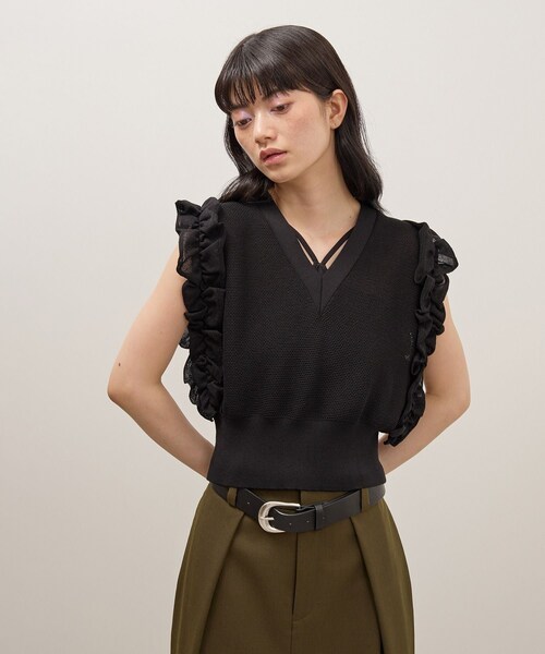 ADAM ET ROPE'(アダムエロペ)の「フリルメッシュジレ(ベスト・レディース・ブラック/ホワイト/サックス・F)」の9枚目の写真