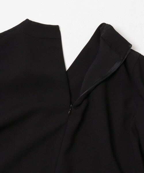 URBAN RESEARCH ROSSO（アーバンリサーチロッソ）の「Vネックボタンデザインブラウス（シャツ/ブラウス・レディース・WHITE/BLACK・FREE）」の16枚目の写真