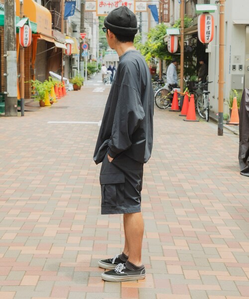 URBAN RESEARCH(アーバンリサーチ)の「Wide Dad BREEZY TECH CARGO SHORTS(その他パンツ・メンズ・D.NAVY/BLACK/CHARCOAL・1/2)」の21枚目の写真