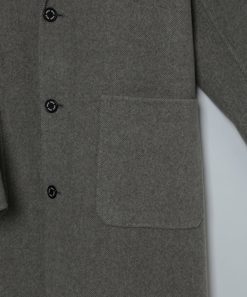 ADAM ET ROPE'（アダムエロペ）の「MENS【HYKE】DOUBLE FACE SHOP COAT（チェスターコート・メンズ・ベージュ・4/5）」の8枚目の写真