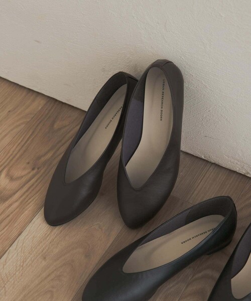 URBAN RESEARCH DOORS(アーバンリサーチドアーズ)の「Vカットパンプス(パンプス・レディース・BLACK/BROWN・35/36/37/38)」の21枚目の写真