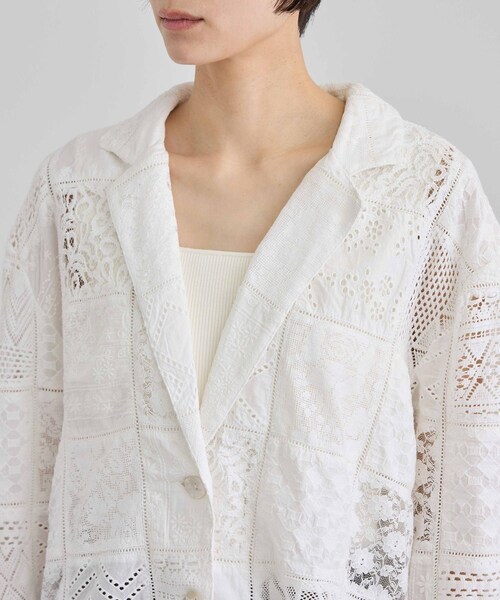ADAM ET ROPE'(アダムエロペ)の「【WEB限定】刺繍レースパッチワークシャツジャケット/ セットアップ対応(テーラードジャケット・レディース・ブラック/ホワイト・F)」の18枚目の写真