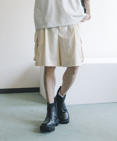 SENSE OF PLACE by URBAN RESEARCH(センスオブプレイスバイアーバンリサーチ)の「ワイドカーゴショートパンツ(その他パンツ・メンズ・IVORY/BLACK/CHARCOAL・M/L)」の6枚目の写真