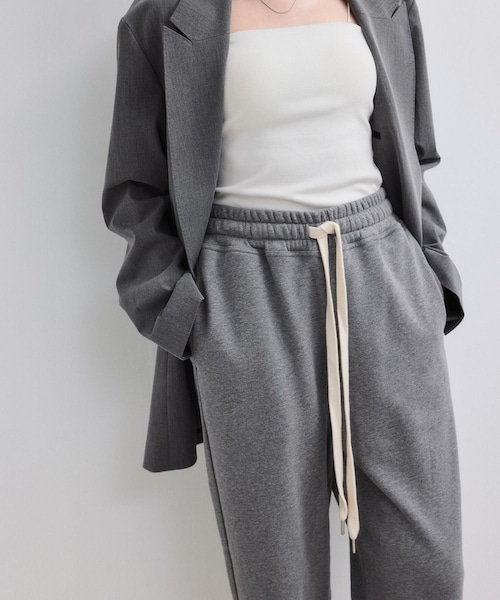 ADAM ET ROPE'(アダムエロペ)の「【WEB限定】ワイドスウェットパンツ(その他パンツ・レディース・チャコール/キナリ系・34/36/38)」の12枚目の写真