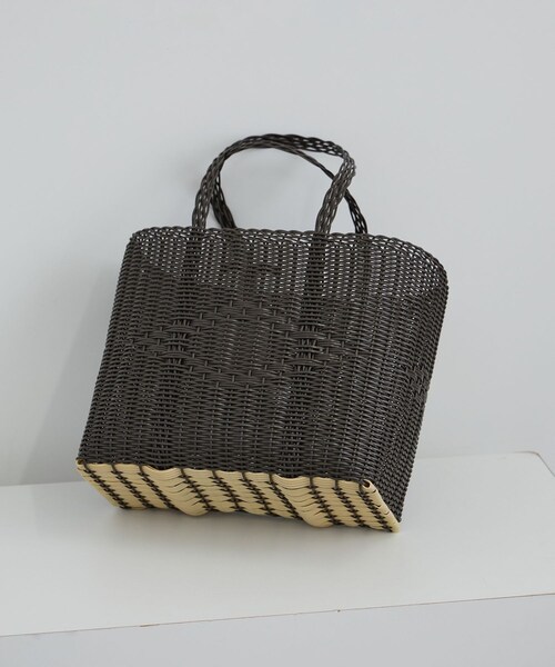 ADAM ET ROPE'（アダムエロペ）の「【J'aDoRe・一部店舗限定】【PALOROSA（パロロサ）】BASKET BASIC SMALL（トートバッグ・レディース・ダークブラウン/ピンク・F）」の2枚目の写真