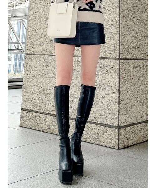 GYDA（ジェイダ）の「フェイクレザースカートライクショーパン（スカート・レディース・ブラック/キャメル・XS/S/M）」の2枚目の写真