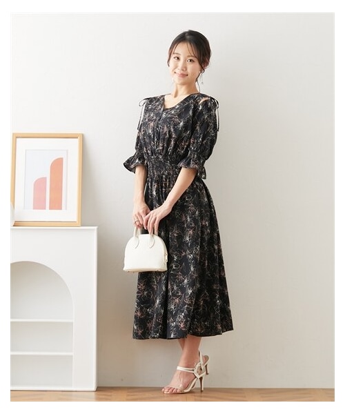 nissen（ニッセン）の「【大きい胸専用】ウエストシャーリングオープンショルダーワンピース（ワンピース・レディース・オフホワイト/ブラック・FS/FM/FL/FLL/F3L）」の10枚目の写真