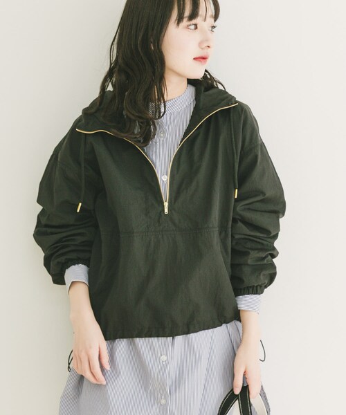 ITEMS URBANRESEARCH（アイテムズ アーバンリサーチ）の「『UVカット/撥水』アノラックフーディーブルゾン（ブルゾン・レディース・MILK/CML/BLK・Free）」の2枚目の写真